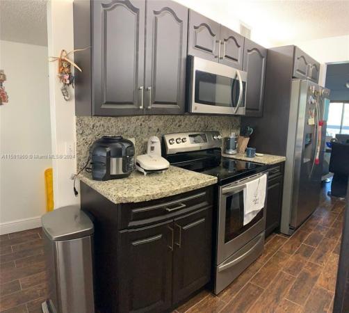 Cambridge At Century Village, 12701 SW 14th St #209J, Pembroke Pines, Florida 33027, image 2