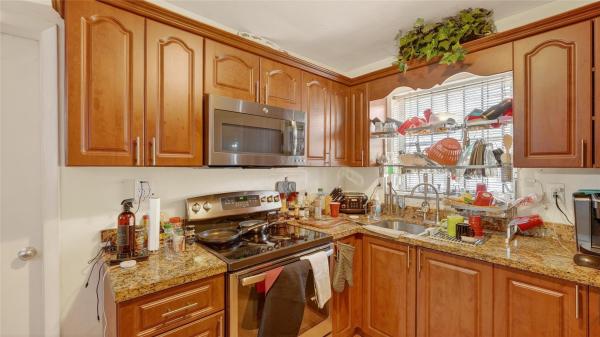 Edison Heights, 154 NW 67th St, Miami, Florida 33150, image 3