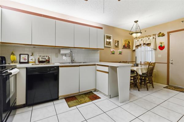 Gramercy At Poinciana Place, 6768 10th Ave N #115, Lake Worth, Florida 33467, image 3