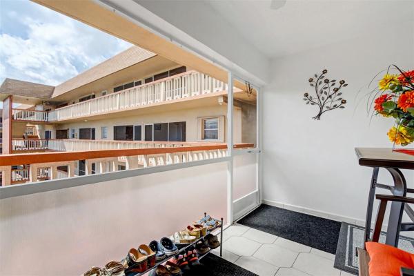 Beverly Hills, 5300 Washington St #414W, Hollywood, Florida 33021, image 2