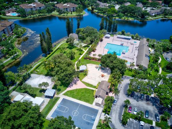Pond Apple Place 4, 3273 Carambola Cir S #23137, Coconut Creek, Florida 33066, image 2