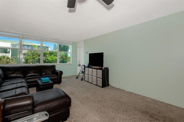 Watergate, 2751 Taft St #305, Hollywood, Florida 33020, image 2