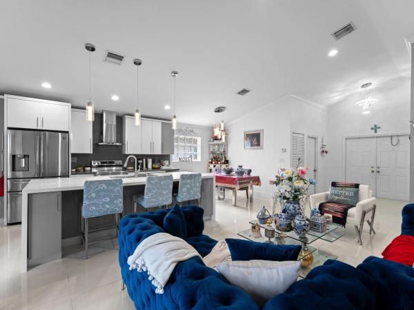 Walden Lake, 181 SW 203rd Ave, Pembroke Pines, Florida 33029, image 3
