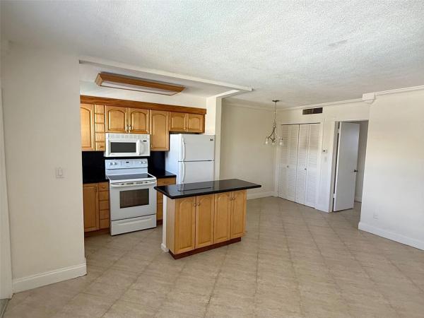 Georgetown, 3216 NE 13th St #8, Pompano Beach, Florida 33062, image 1