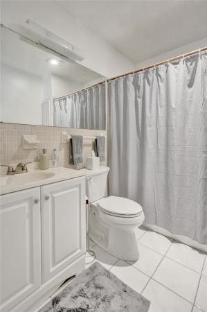 Imperial Point Colonnades, 6750 NE 21st Rd #123, Fort Lauderdale, Florida 33308, image 1