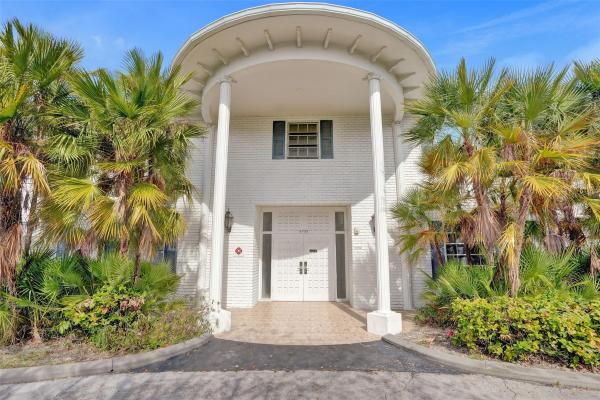 Imperial Point Colonnades, 6750 NE 21st Rd #123, Fort Lauderdale, Florida 33308, image 1