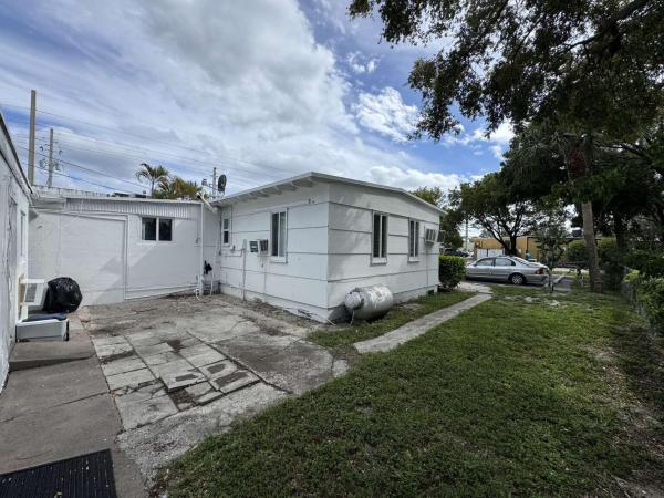 Avondale, 211 SW 2nd Ct #1-5, Pompano Beach, Florida 33060, image 2