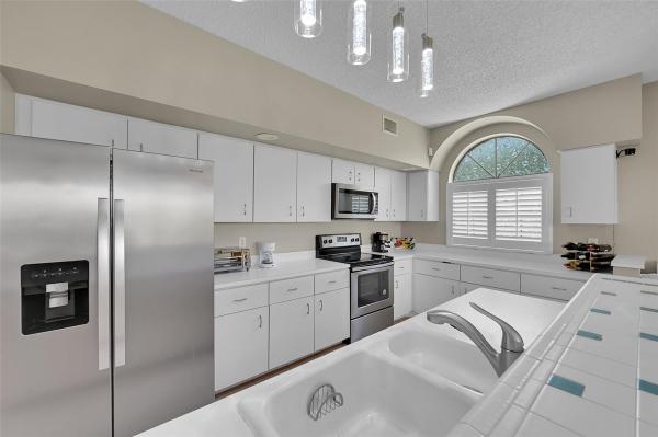 8049 Aberdeen Dr #101, Boynton Beach, Florida 33472, image 1