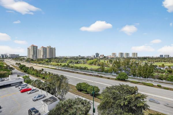 Mystic Pointe Tower 600, 3400 NE 192nd St #1008, Miami, Florida 33180, image 1