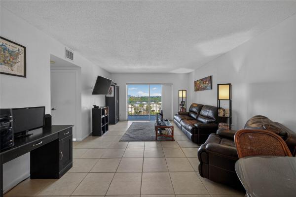 Hillcrest, 4400 Hillcrest Dr #704A, Hollywood, Florida 33021, image 3