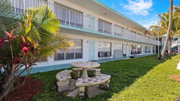3212 NE 7th Pl #12, Pompano Beach, Florida 33062, image 2