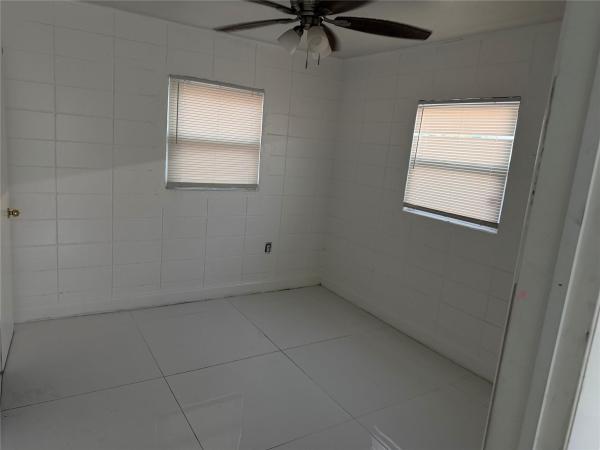 Southern Pines, 2006 Avenue P, Fort Pierce, Florida 34950, image 2