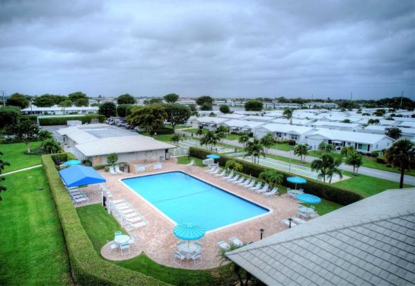 Leisureville Lake, 1802 Ocean Dr #112, Boynton Beach, Florida 33426, image 1