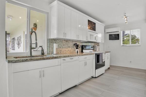 Country Club Homes, 1250 Arthur St, Hollywood, Florida 33019, image 2