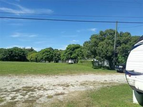 Middle River Gardens, 2014 NW 28th St, Oakland Park, Florida 33311, image 2