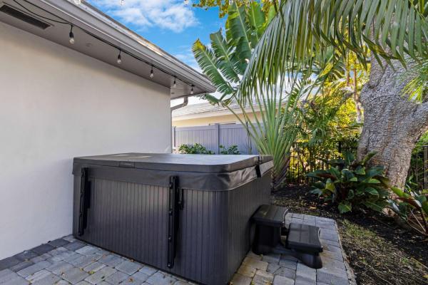 Coral Ridge Isles, 5821 NE 14th Way, Fort Lauderdale, Florida 33334, image 1