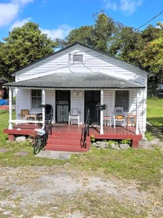 2925 NW 48th St, Unincorporated Dade County, Florida 33142, image 1