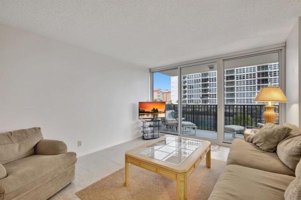 Silver Thatch Atlantic Plaza, 525 N Ocean Blvd #522, Pompano Beach, Florida 33062, image 1