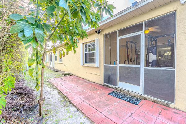 Joggers Run, 405 Maplewood Dr #405, Greenacres, Florida 33415, image 1