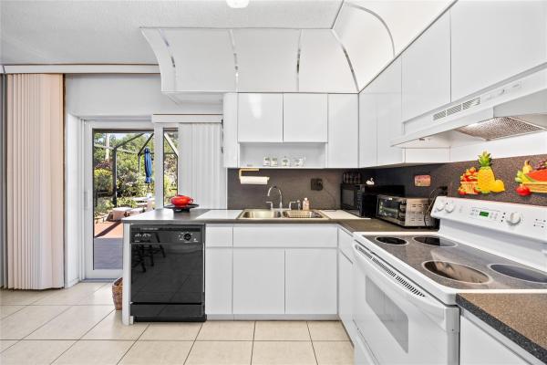 Kendall Green, 1900 NW 1st Ave, Pompano Beach, Florida 33060, image 1