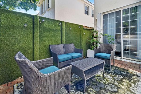 San Marino Village, 1231 Hayes St, Hollywood, Florida 33019, image 2