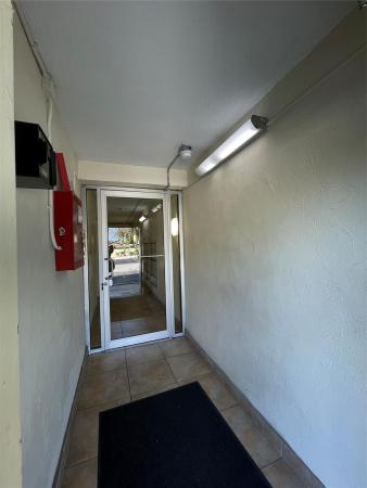 Barcelona North, 257 S Cypress Rd #414, Pompano Beach, Florida 33060, image 1