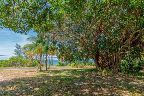 Fort Pierce Residential, 8605 S Indian River Dr, Fort Pierce, Florida 34982, image 2