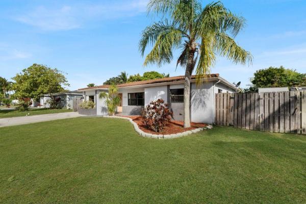 Palmetto Pines, 10901 Granite St, Boca Raton, Florida 33428, image 1