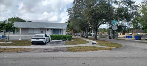 Hollywood Beach Gardens, 630 N 58th Ave, Hollywood, Florida 33021, image 1