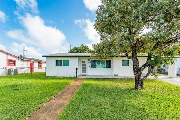 Park Manor, 241 W 20th St, Riviera Beach, Florida 33404, image 1