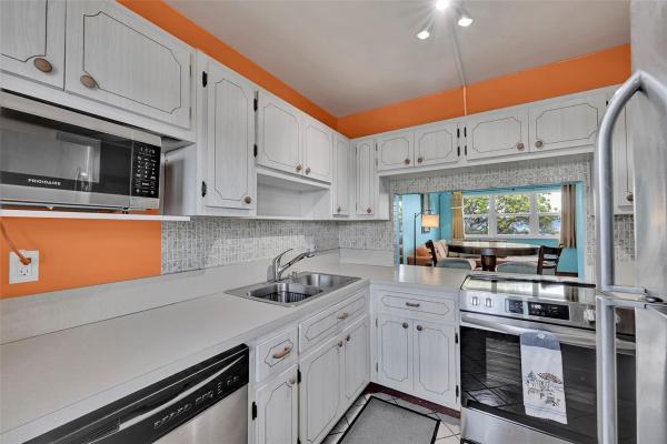 Sheridan Lakes, 2223 Park Ln #302, Hollywood, Florida 33021, image 3