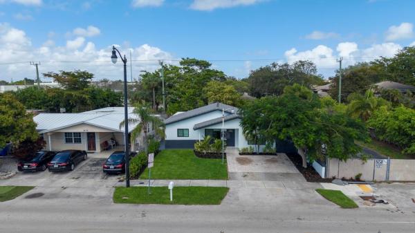 North Pompano Beach, 1681 NE 39th St, Pompano Beach, Florida 33064, image 1
