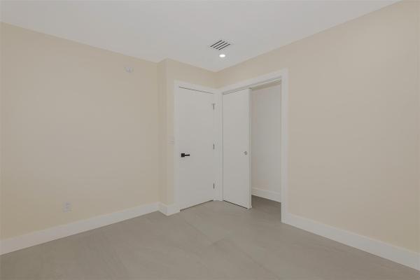 Heftler Homes, 4315 SW 102nd Ct, Westwood Lakes, Florida 33165, image 2