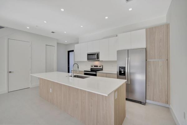 4208 NE 7th Ter #8, Oakland Park, Florida 33334, image 1