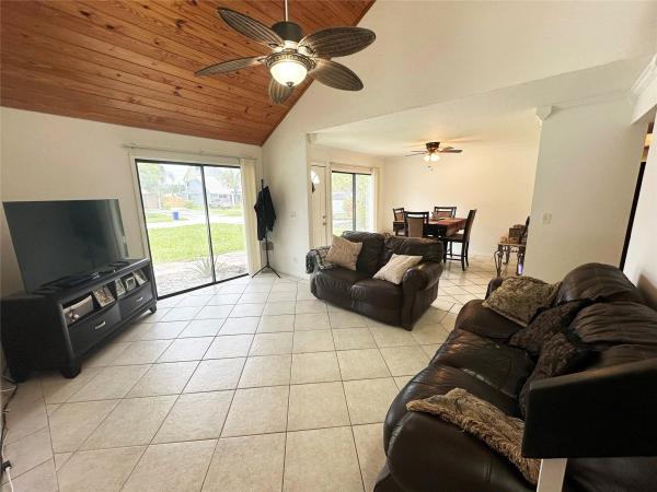 Place In The Woods At Pine Cone Estates, 9115 Green Meadows Way, Palm Beach Gardens, Florida 33418, image 3