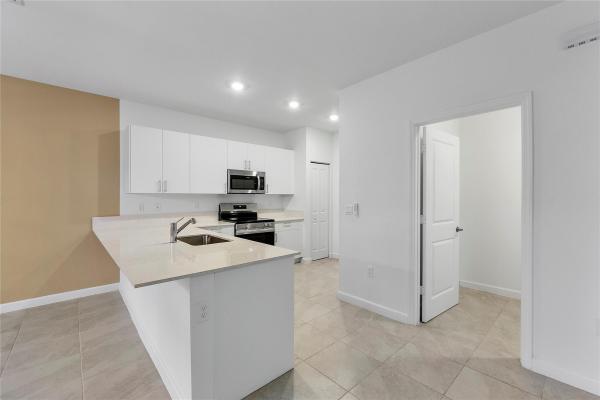 Dania Preserve, 4965 Oakmont Dr #2, Dania Beach, Florida 33312, image 2