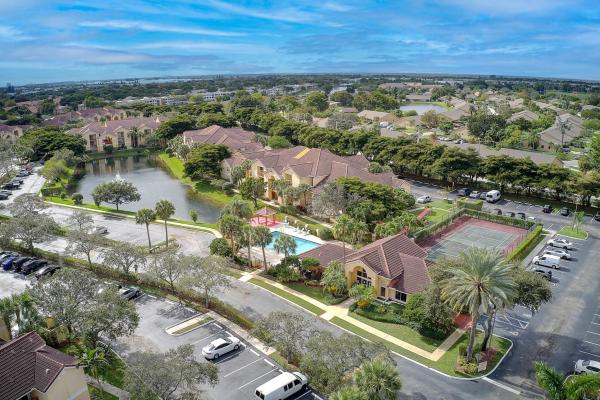 South Palm Place, 7640 Westwood Dr #411, Tamarac, Florida 33321, image 2