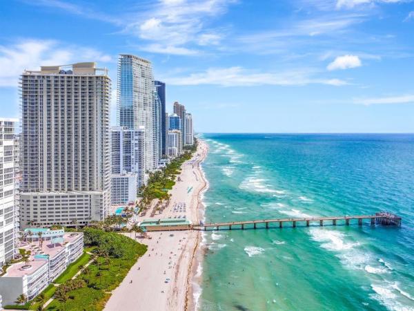 La Perla, 16699 Collins Ave #3402, Sunny Isles Beach, Florida 33160, image 1