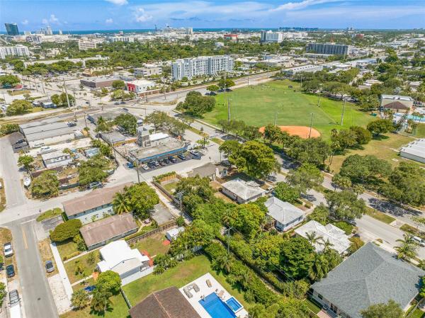 Croissant Park, 301 SW 17th St, Fort Lauderdale, Florida 33315, image 2