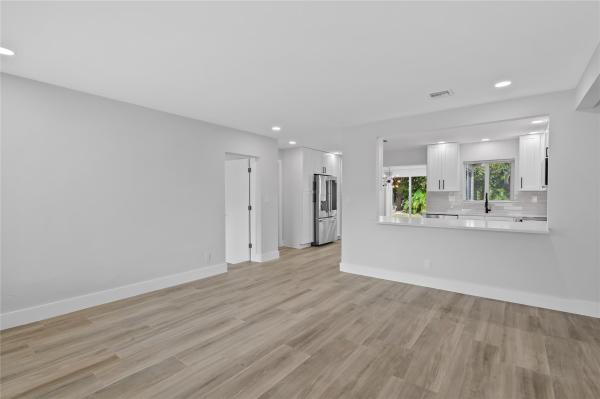 Valencia At Wilton Manors, 333 NE 24th St, Wilton Manors, Florida 33305, image 1