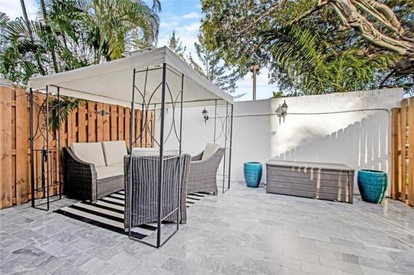 Harbour Oaks Townhomes, 801 SE 16th Ct #14, Fort Lauderdale, Florida 33316, image 1