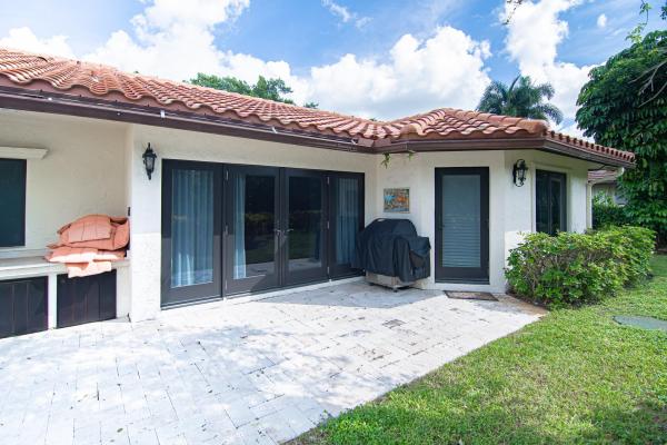 Long Lake Estates, 8208 Twin Lake Dr, Boca Raton, Florida 33496, image 2