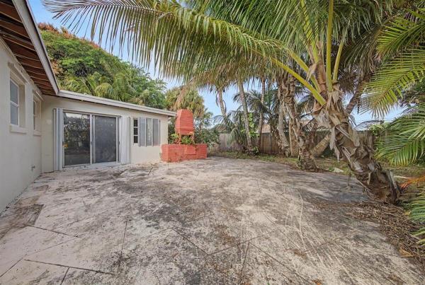 Lake Clarke West, 7730 W Lake Dr, Lake Clarke Shores, Florida 33406, image 2