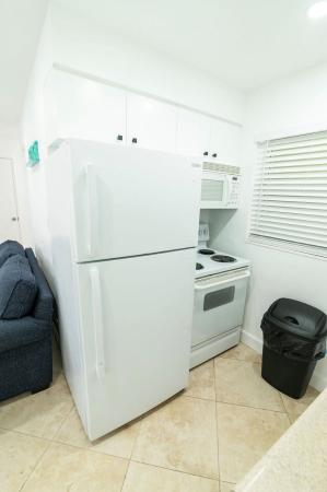 Mid Mari, 3230 NE 13th St #203, Pompano Beach, Florida 33062, image 3