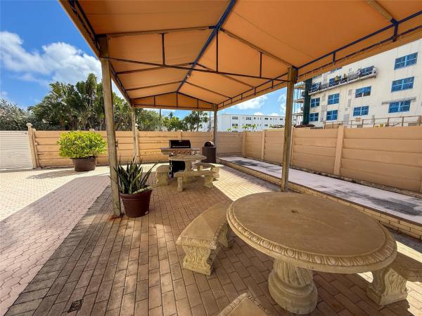 Stratford Towers, 1401 S Ocean Dr #405, Hollywood, Florida 33019, image 1
