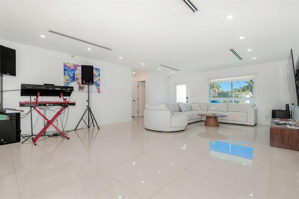 Shelter Islands, 825 Argonaut Is, Dania Beach, Florida 33004, image 3