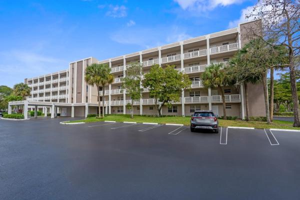 Sherwood Square, 8735 Ramblewood Dr #409, Coral Springs, Florida 33071, image 1
