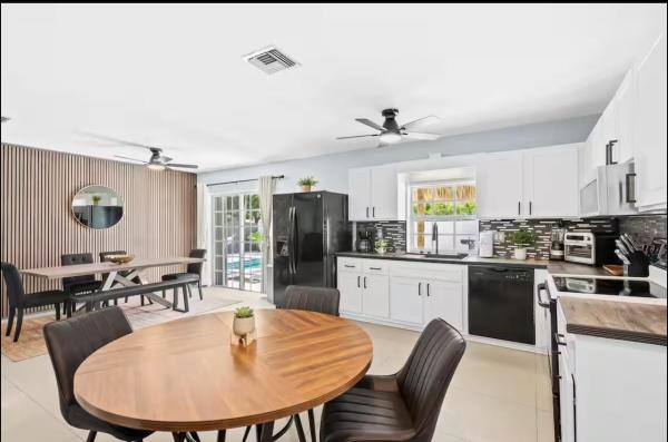 Hollywood Center, 304 SE 4th St, Dania Beach, Florida 33004, image 1