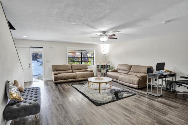 Villager Townhomes, 869 NW 47th St, Deerfield Beach, Florida 33064, image 2