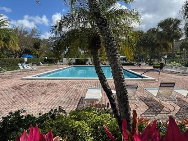 Oaks Lane At Palm-Aire, 575 Oaks Ln #908, Pompano Beach, Florida 33069, image 1